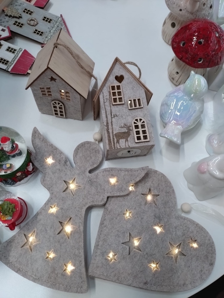 Talo ripustettava led -valoilla, materiaali MDF, 9*7*14.5CM