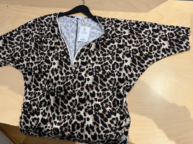 T-paita, 3 kokoa, lajitelma: s/m-12 kpl, m/l-24 kpl, L/XL-12 kp. 95% polyesteri, 5% elastaani.l