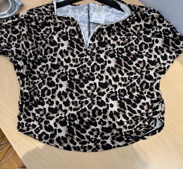 T-paita, 3 kokoa, lajitelma: s/m-12 kpl, m/l-24 kpl, L/XL-12 kp. 95% polyesteri, 5% elastaani.l