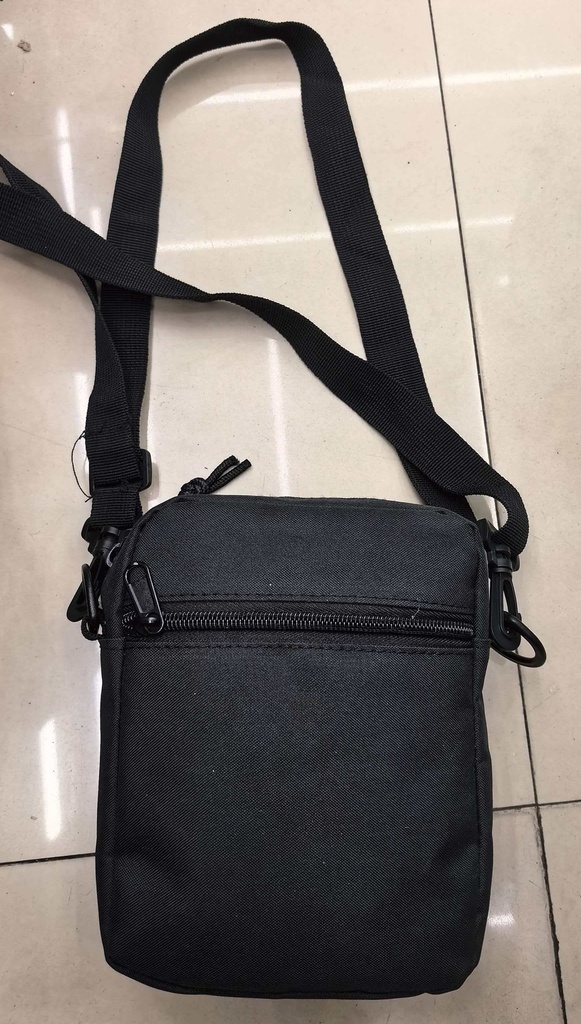 Olkalaukku/Slingbag 19x15x5 cm