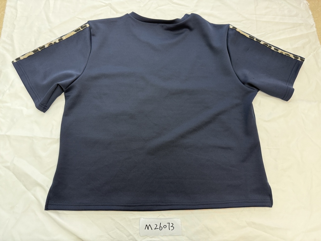 Naisten paita