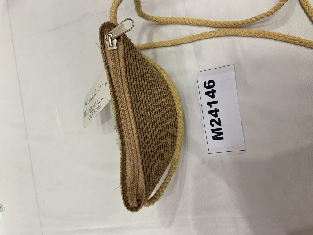 Lasten laukku, 14.5x12x6.5 cm, materiaali paperi