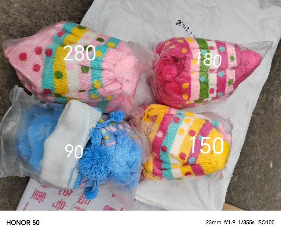 STOCK! Lasten värikäs pipo, koko 50-52 cm