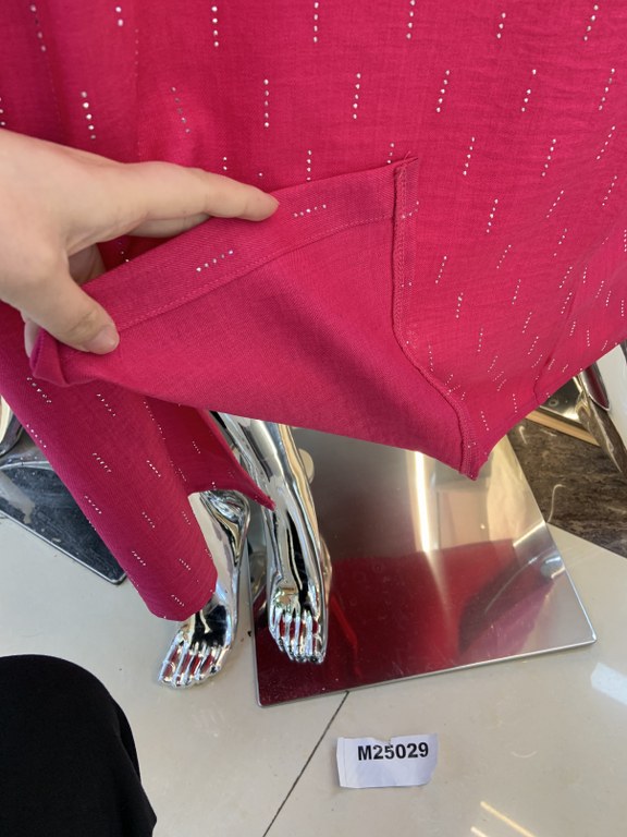 Naisten pitkä mekko pienillä timanteilla MUSTA, S/M ja L/XL -lajitelma