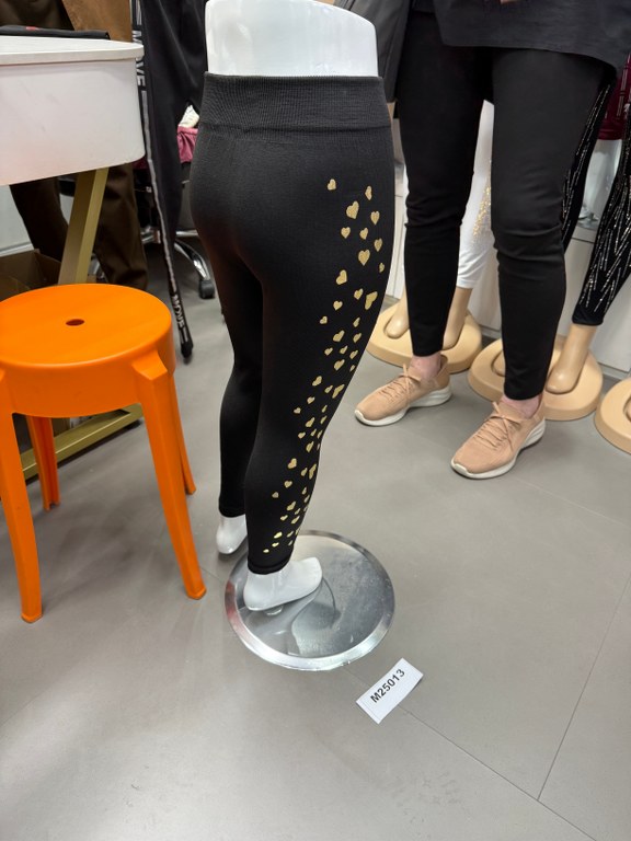 Tyttöjen leggingsit, valkoisilla sydämillä, kokolaj: 8-10-12v