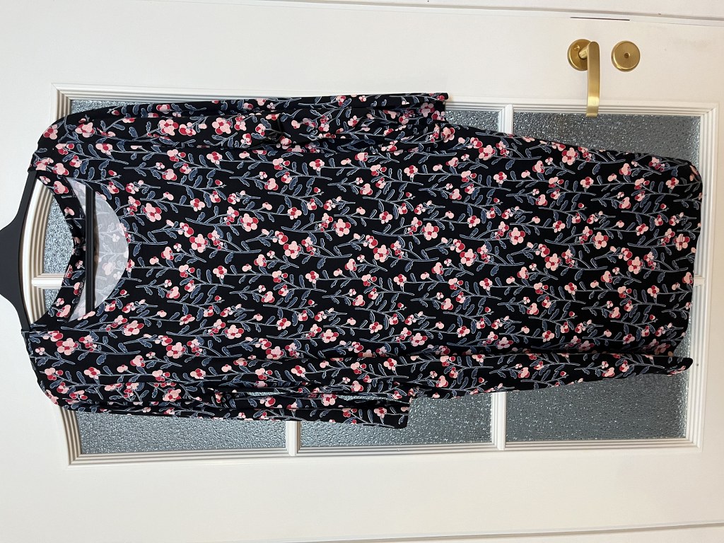 Naisten mekko taskuilla, pitkähihainen,  S/M + L/XL