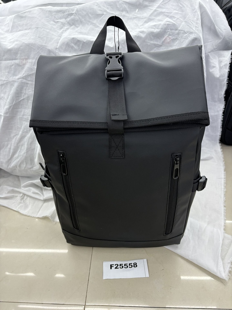 Reppu, koko 49*35*18cm, musta.