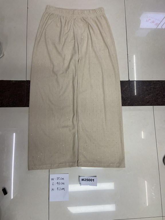 Naisten kotihousut beige, koot S/M ja L/XL