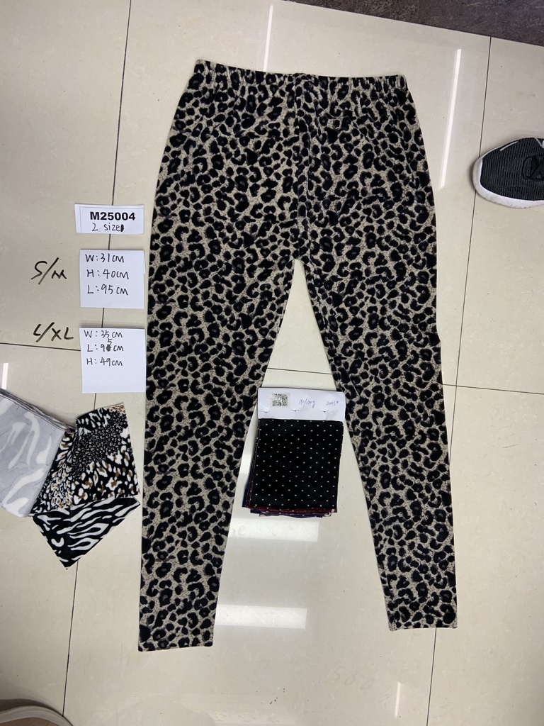 Naisten plyysileggingsit, koot S/M ja L/XL