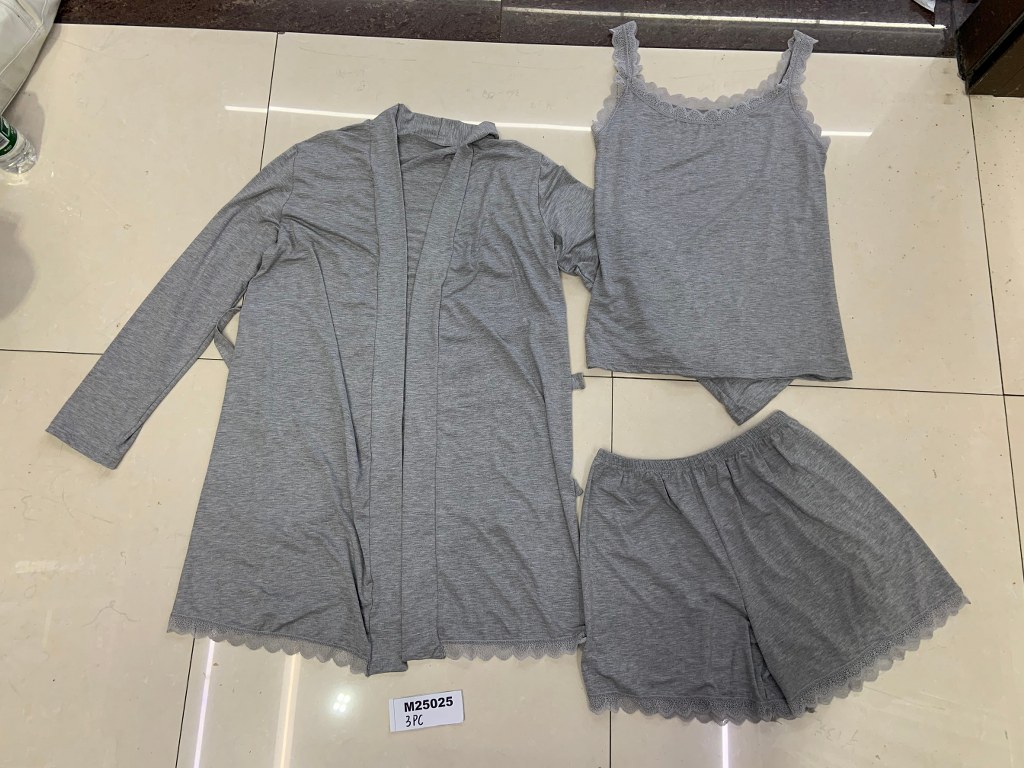 Naisten shortsi -pyjamasetti jakulla 3-osainen, one size, musta (+harmaa jos tarpeeksi määrää)