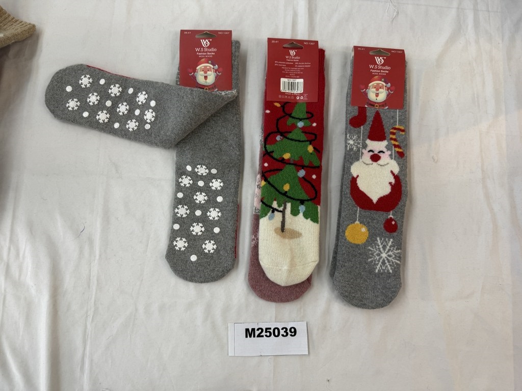 UUTUUS! Polyesteri joulusukka 36-40 non-slip pohja