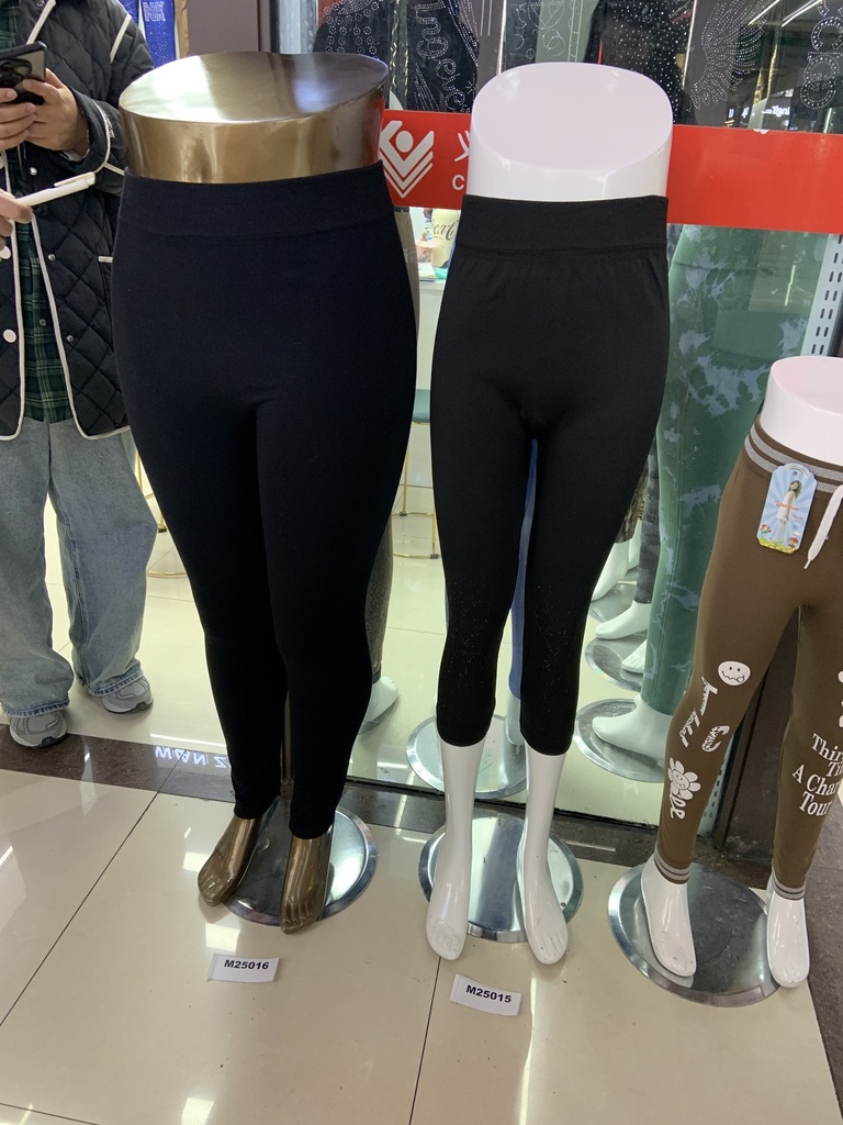 Naisten leggingsit, timanteilla, materiaali: modaali, S/M -koko