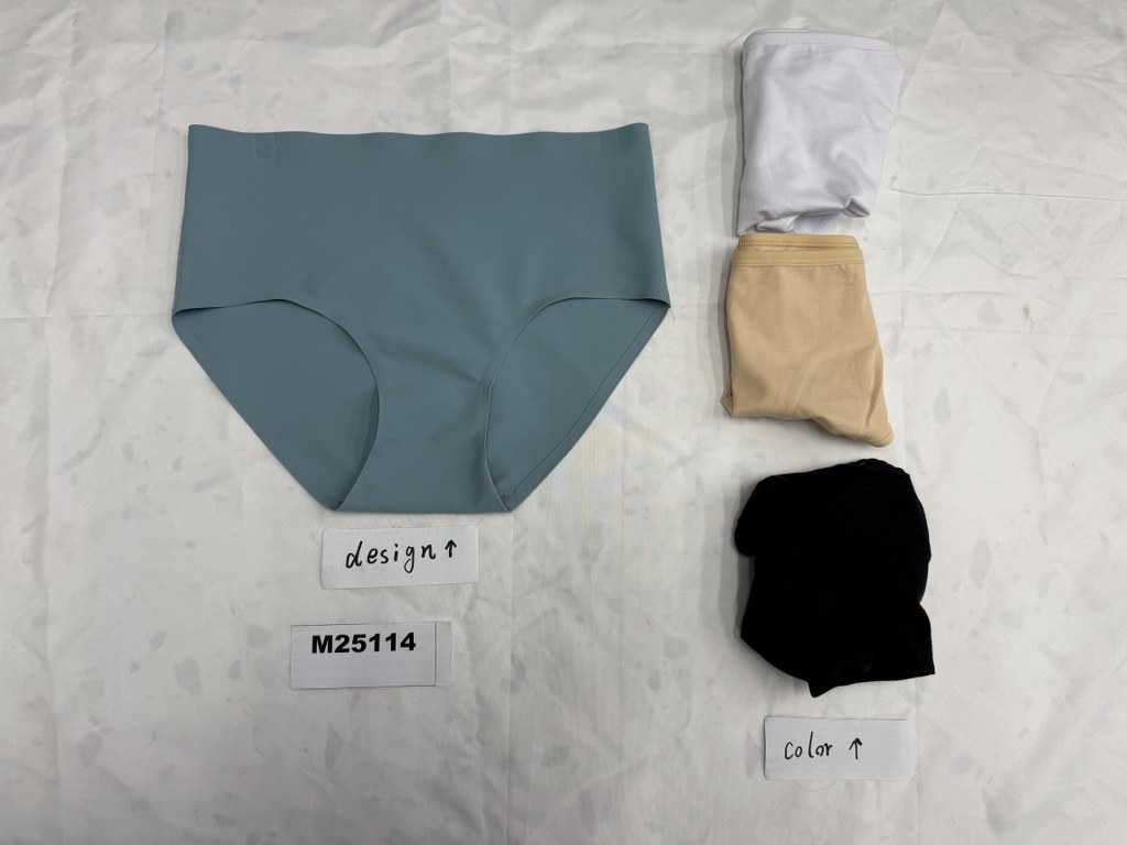 PERUTTU! Naisten alushousut, saumaton maxi, S, musta