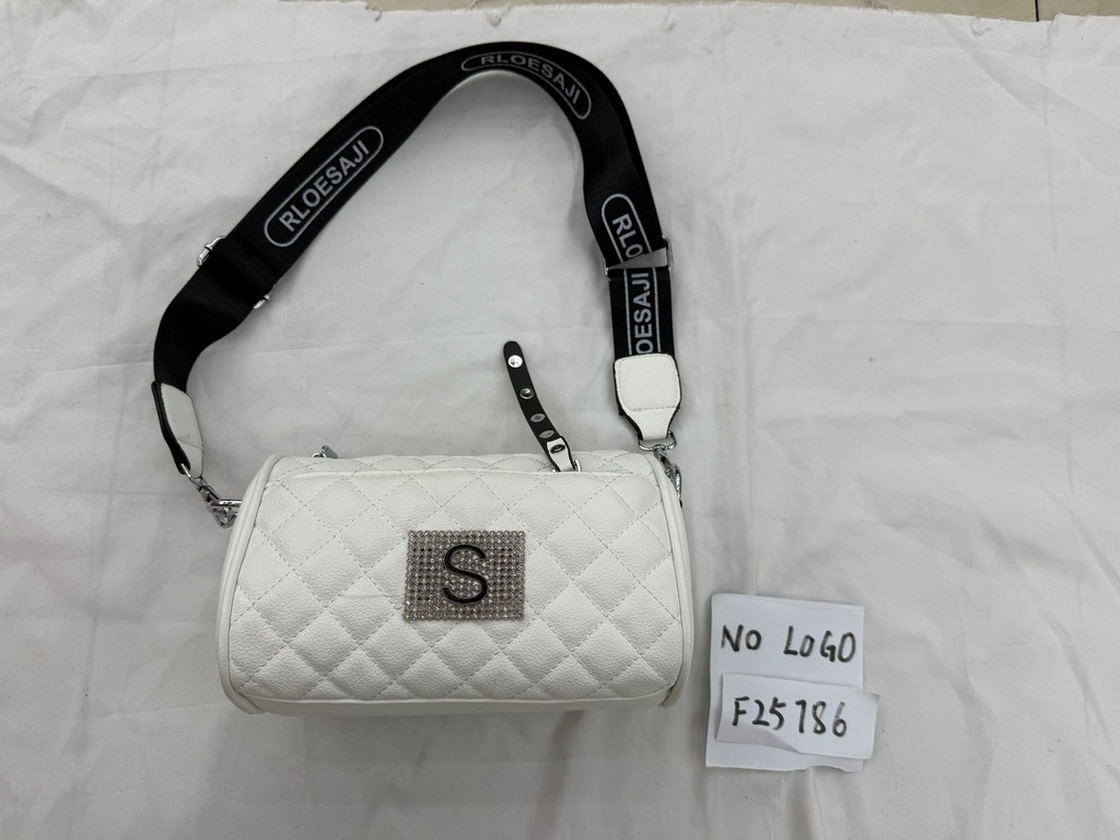 Olkalaukku, 21.5*11.5*13.5cm, ilman logoa.
