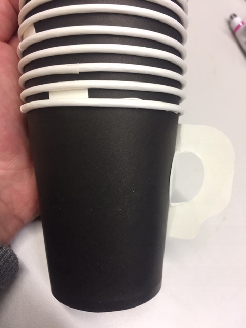 Kertakäyttökahvikuppi 25kpl/tuubi, musta/ valkoinen sisus + korva, 200ml