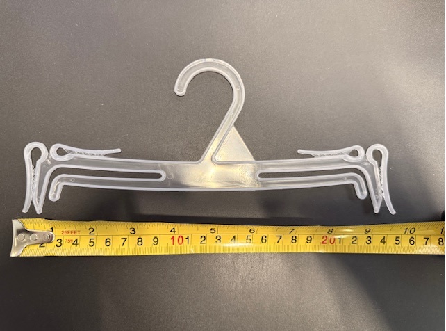 Alushousu- ja rintaliivihenkari  muovia, 24 cm