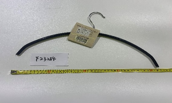 Vaatehenkari kaareva 42cm, teräs/musta