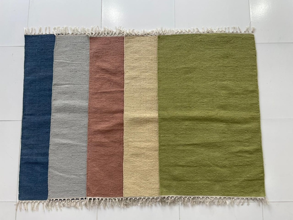 Räsymatto 130x190cm, hapsuilla, 100% kierräyspuuvilla, yksivärinen