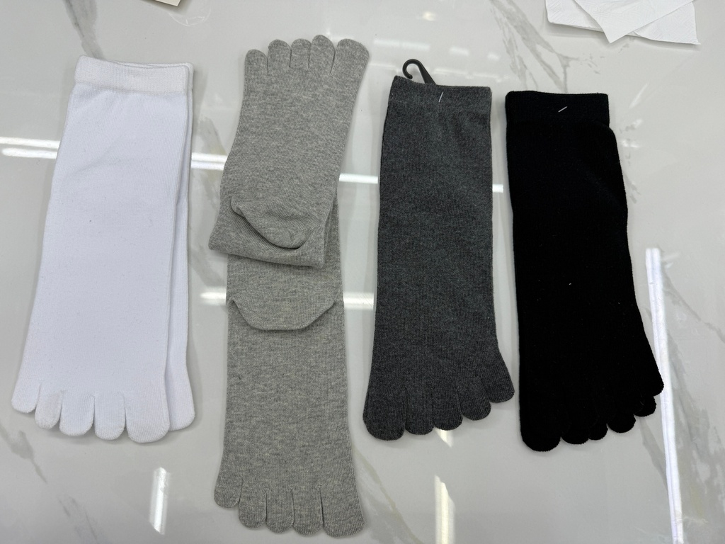 Varvas-sukka 39-44, korkea varsi, sukan leveys 8,8cm, pituus 28cm, musta