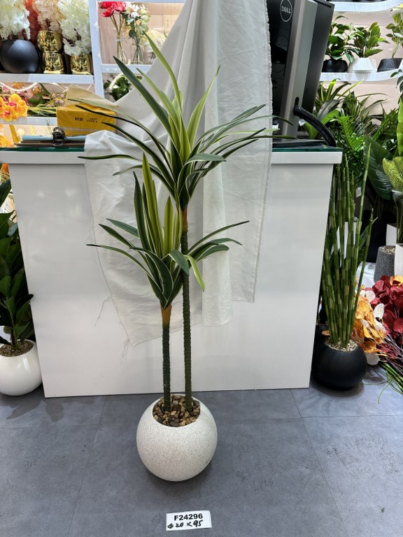 Tekokukka    muoviruukku halk. 20*95CM