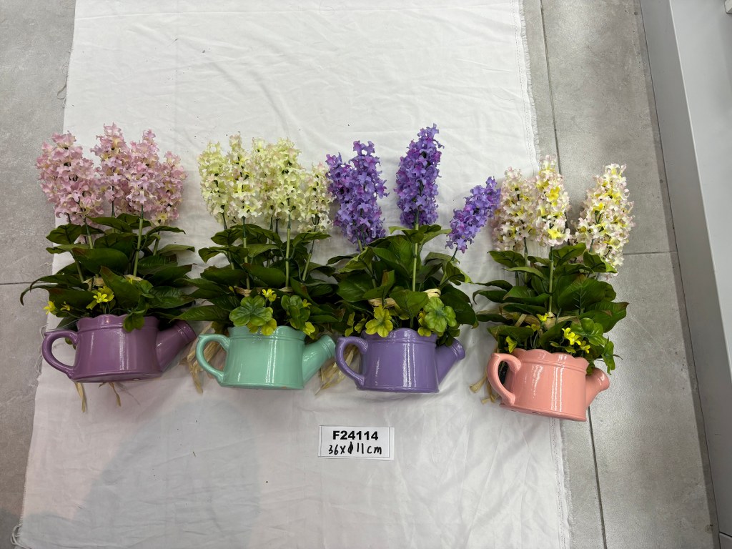 Tekokukka keraamisessa ruukussa halk. 11 cm, kork 36 cm, SP 6