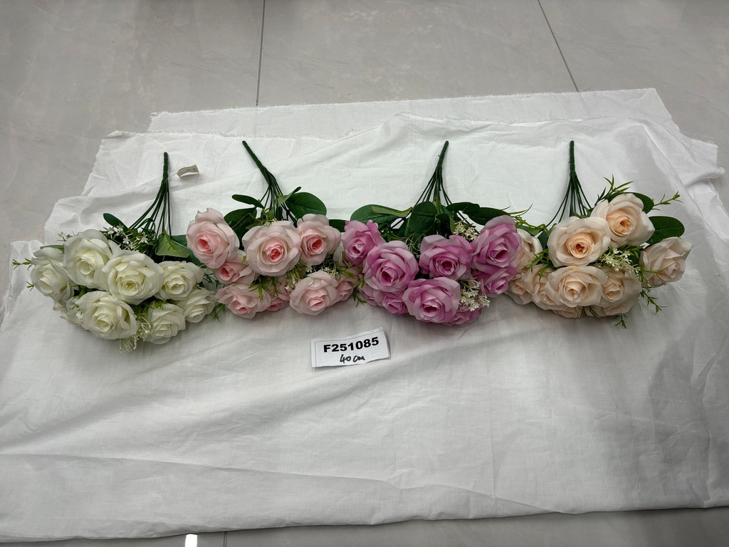 Ruusukimppu, 10 kukkaa, 40cm