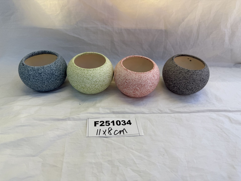 Kukkaruukku, halkaisija 11 cm, korkeus 8cm