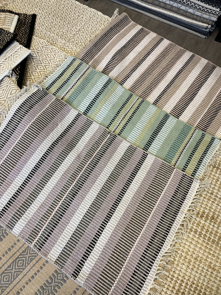 UUTUUS! Puuvillamatto ALFA hapsuilla 60x90cm,  Plum-fusion