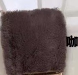 Tekoturkismatto, rabbit fur, sileä pinta pyöreä halk. 180cm, tumman ruskea tai musta, kumpi väri? 