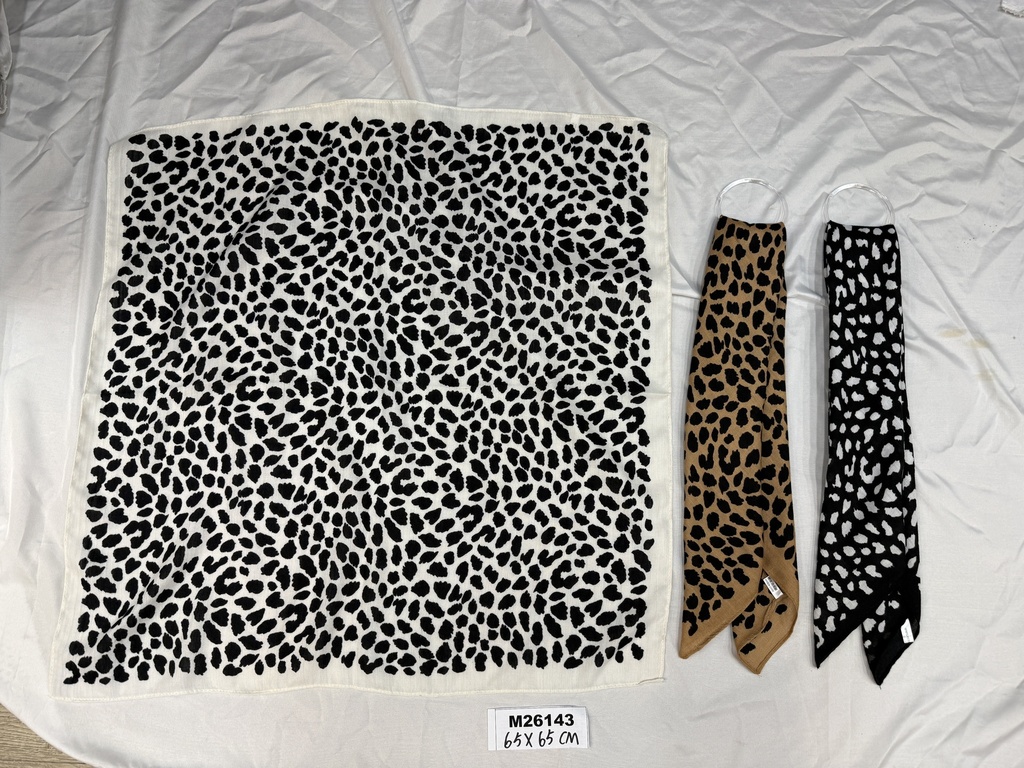 Huivi 67x67 cm leopardi