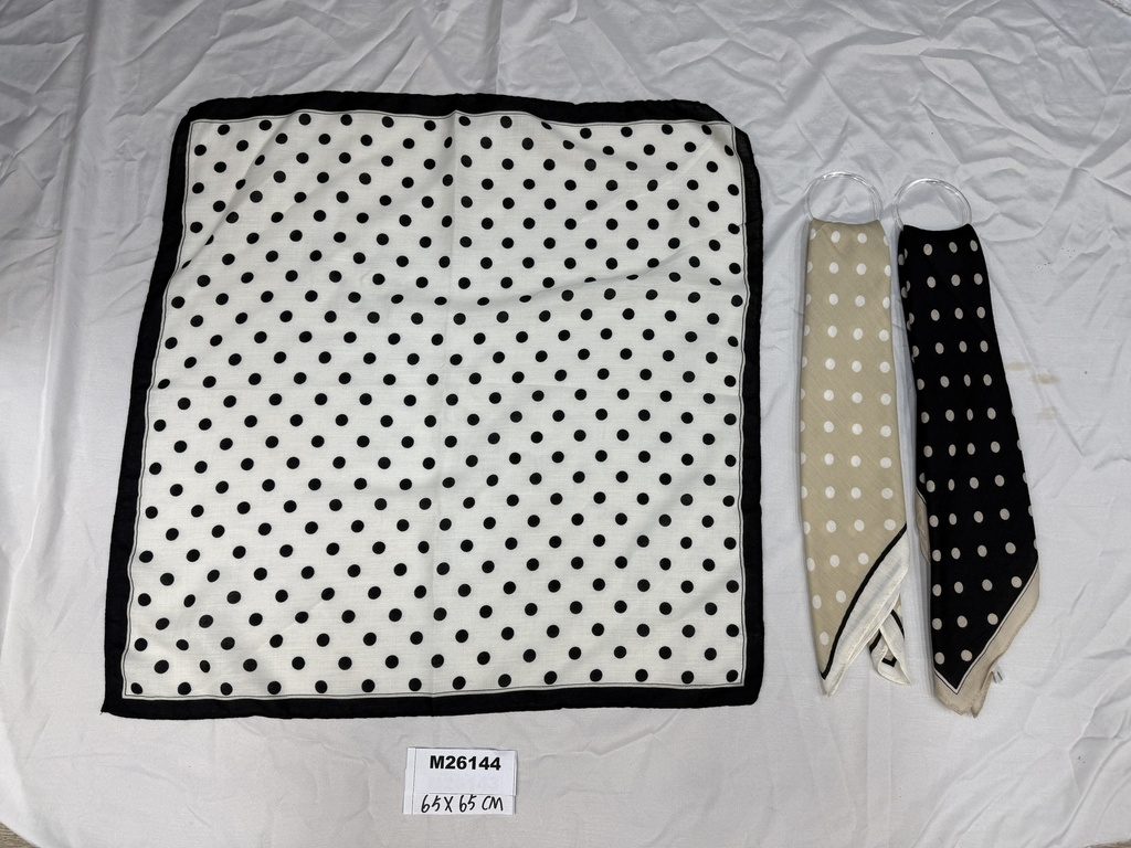 Huivi 67x67 cm pilkku
