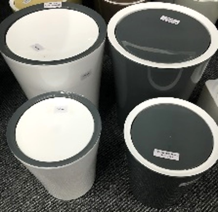 Roskakori heilurikannella 5L, valko/ harmaa, kuten kuvassa.
