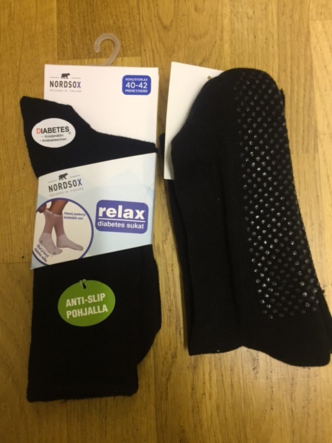 Diabetes sukka, non-slip pohja ( paksumpi talvimalli, frotee pohjalla ) 40-42, musta 
