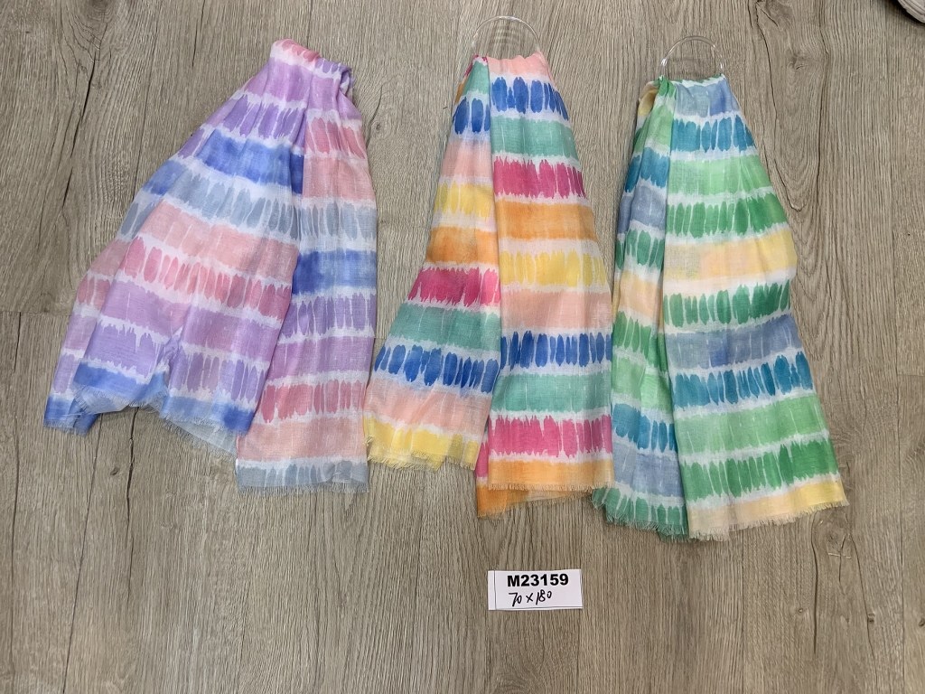 Kesähuivi pastelliväreillä, 70x180 cm