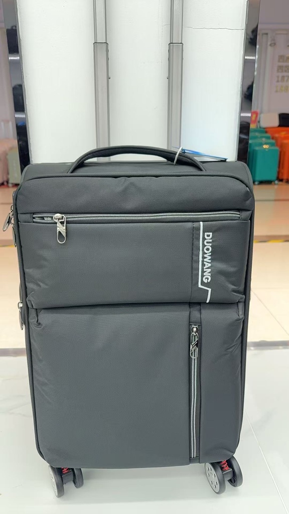 Matkalaukku 20', 55x36x20 cm, Oxford -kangaspintainen, , väri MUSTA, 4-pyöräinen, matkustamokokoinen vetolaukku, vahva runko- ja kahvarakenne, vetoketjutaskuja
