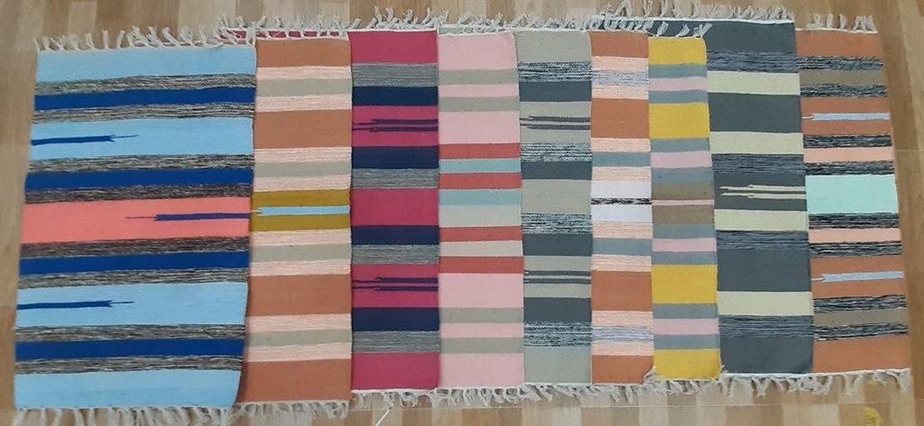 Räsymatto 60x90cm, hapsuilla, 100% kierräyspuuvilla, moniväri kuvio 