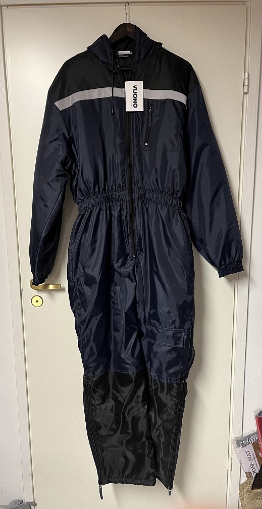 VUONO Toppa/talvihaalari S-2XL, väri: TUMMANSININEN/MUSTA