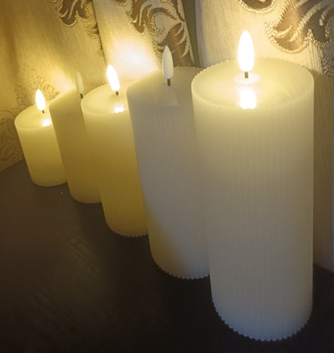 UUTUUS! Led 3D raita vahakynttilä 8x15cm, VALKOINEN