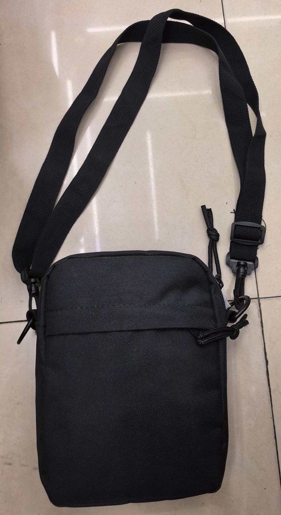 Olkalaukku/Slingbag 19x15x5 cm