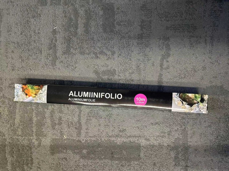 Alumiinifolio 10M x 45cm, 10MIC, grillaamiseen, ruoanlaittoon, pakastamiseen ja säilytykseen soveltuva alumiinifolio, väriboxi
