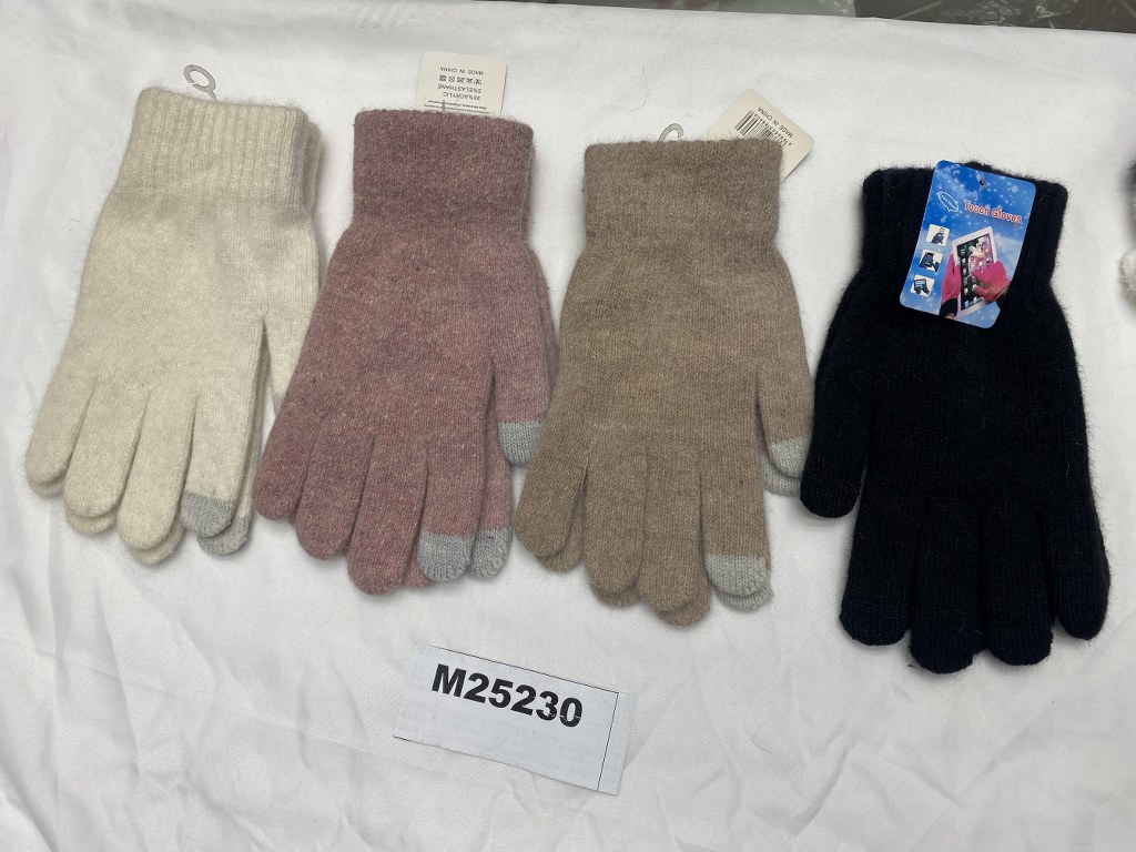 Naisten Magic -käsineet, materiaali: fake kaninkarva + akryyli +spandex