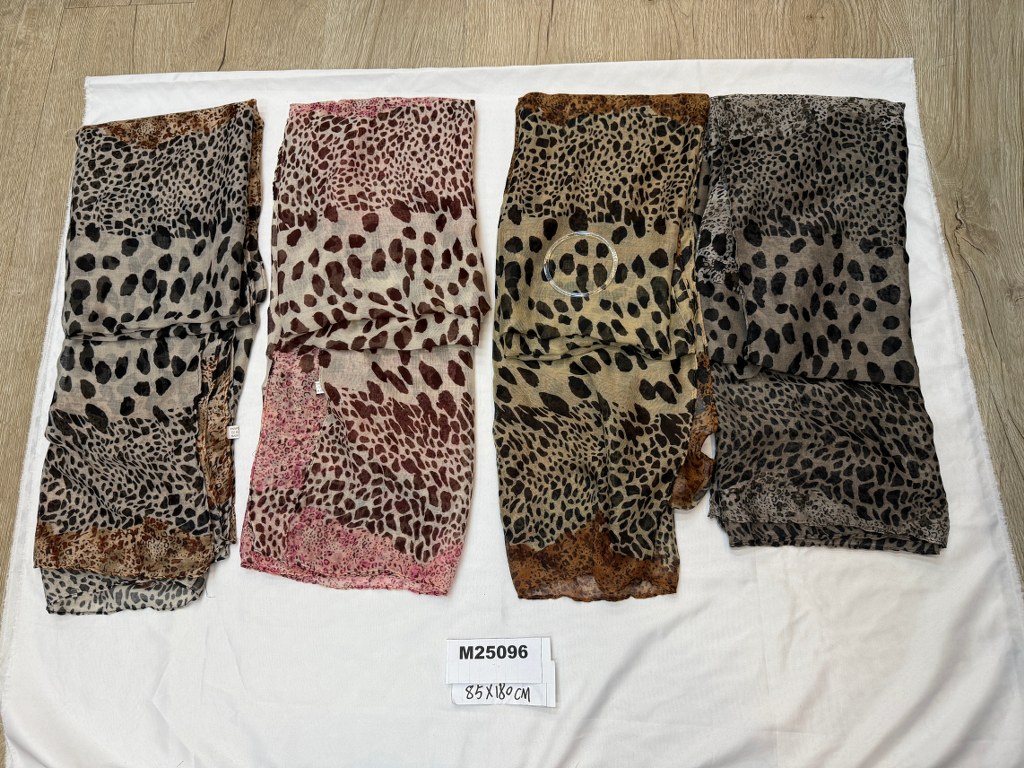 Huivi 85x180 cm, 100% polyesteri, värilajitelma