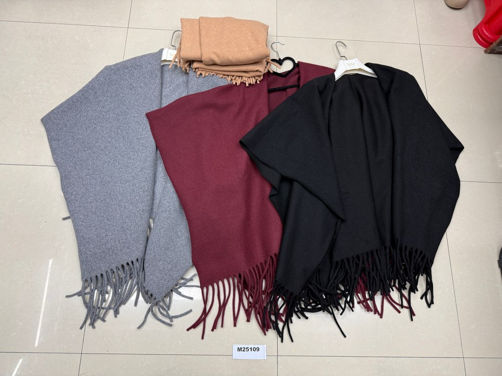 Poncho yksivärinen 114x140 cm