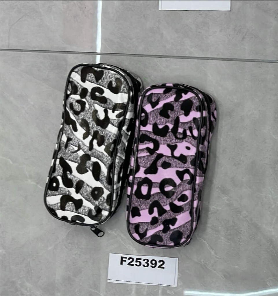 Penaali,materiaali,polyesteri,koko,21.5*8.5*3.6cm,kaksi väriä.