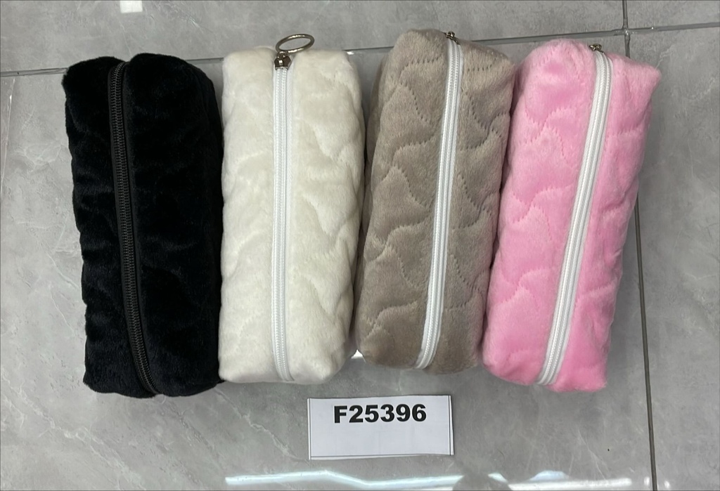 Penaali,materiaali,polyesteri,koko,20,5*8*8cm,neljä väriä.
